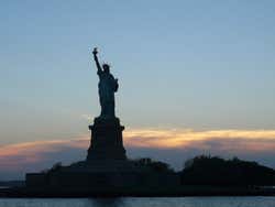 Histoire de New York, Statue de la Liberté