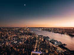 Vue nocturne depuis The Edge